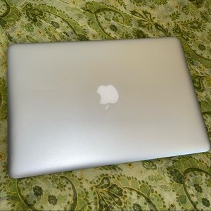 Apple MacBook Pro 13.3 Inch Silver